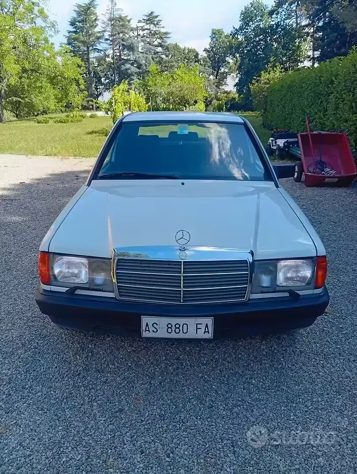 Usata Mercedes 190 122 CV (89 kW) 1984 Berlina