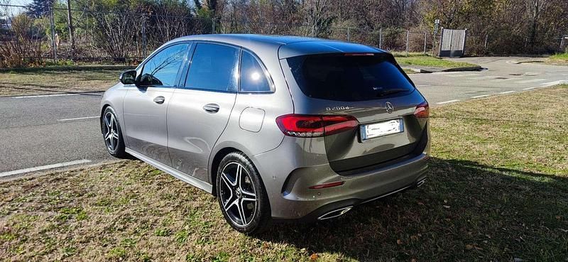Begagnad Mercedes B200 Premium 150 HK (110 kW) 2021 Minibuss