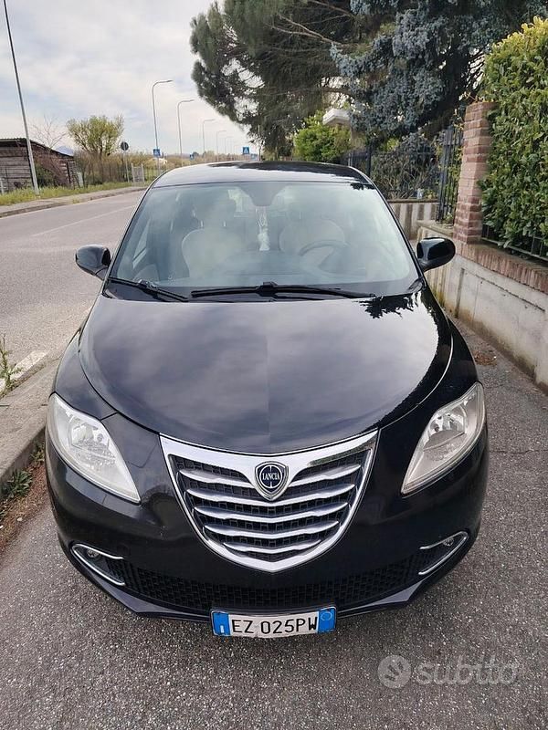 Usata Lancia Ypsilon 2015 Nero Utilitaria