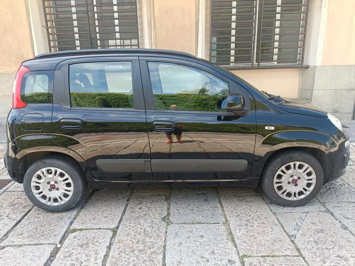 Usata Fiat Panda Lounge 69 CV (50 kW) 2013 Nero Utilitaria