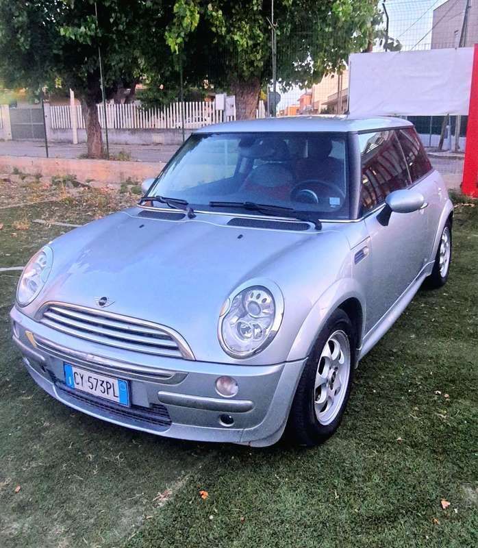Argento Usata 2004 Mini One D Due volumi | 2800 € (Buon prezzo) - Immagine 1/4