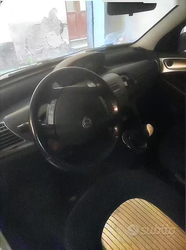 Usata Lancia Ypsilon 75 CV (55 kW) 2008 Bianco Utilitaria