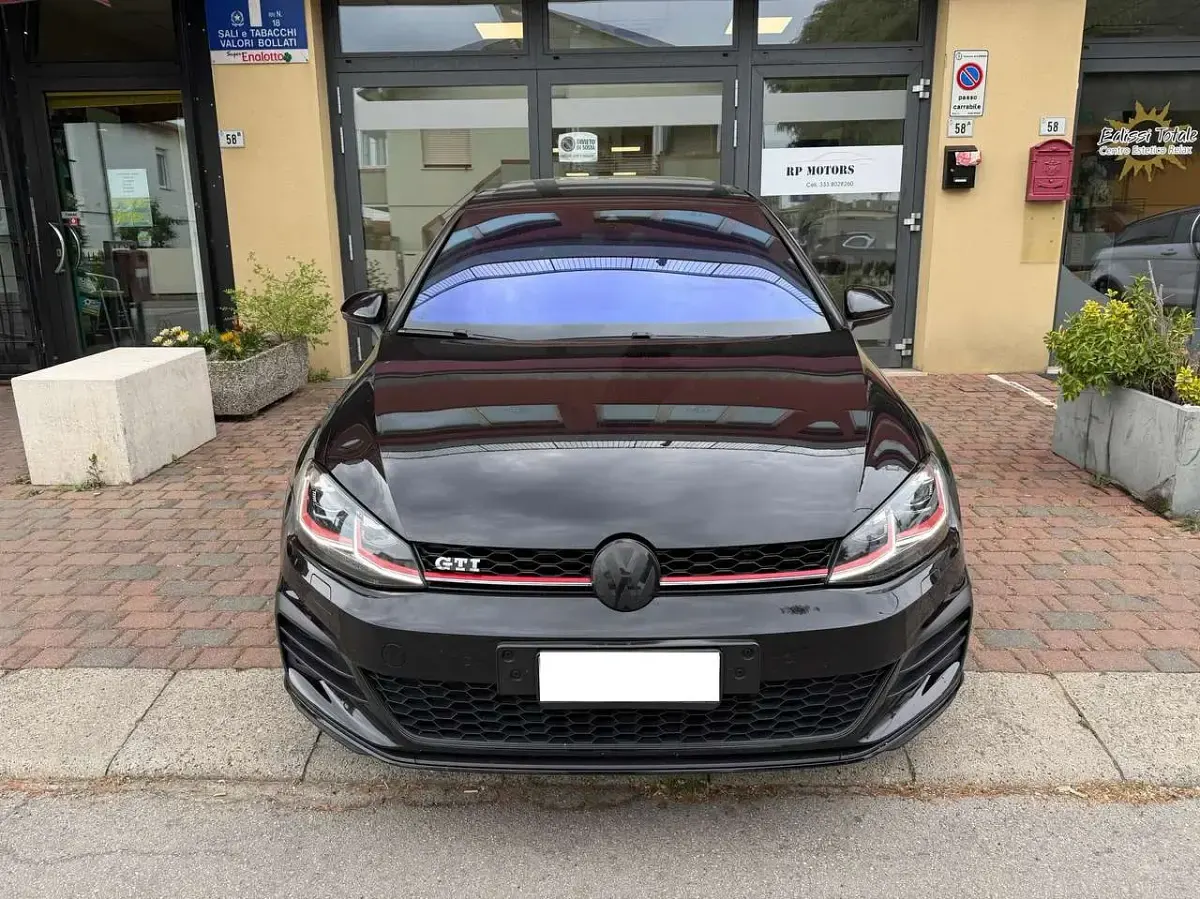 Używany VW Golf VII GTI 230 KM (169 kW) 2017 Czarny Sedan/Limuzyna
