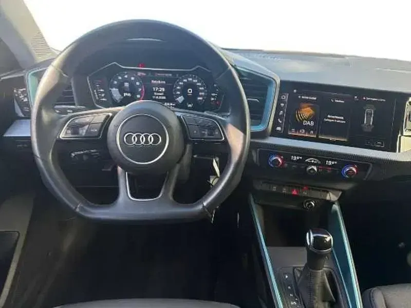Usata Audi A1 Business 110 CV (80 kW) 2023 Argento SUV