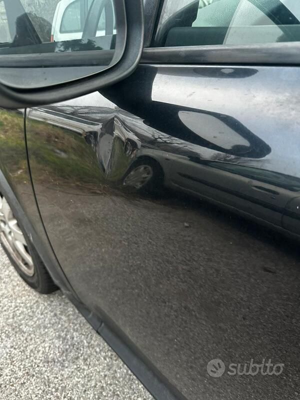 Usata Volvo C30 114 CV (83 kW) 2010 Nero Utilitaria