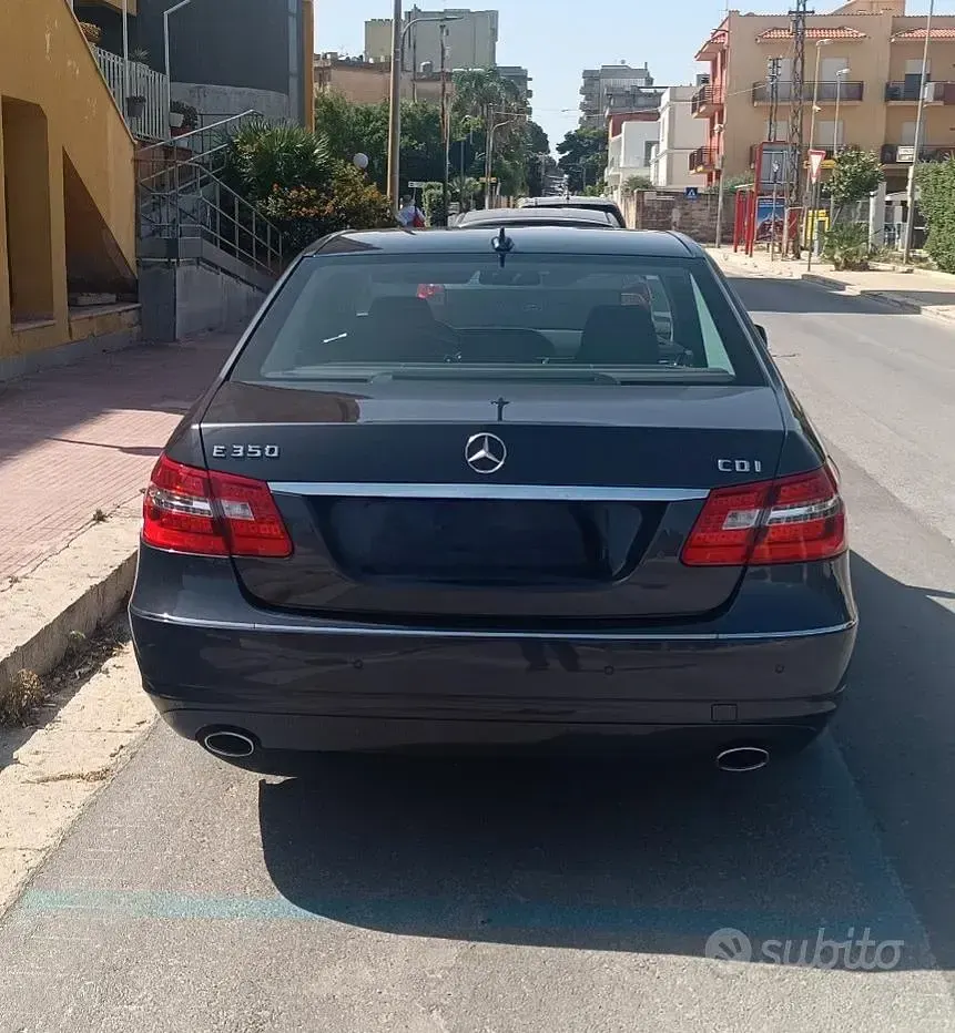 Usata Mercedes E350 231 CV (169 kW) 2010 Grigio Berlina