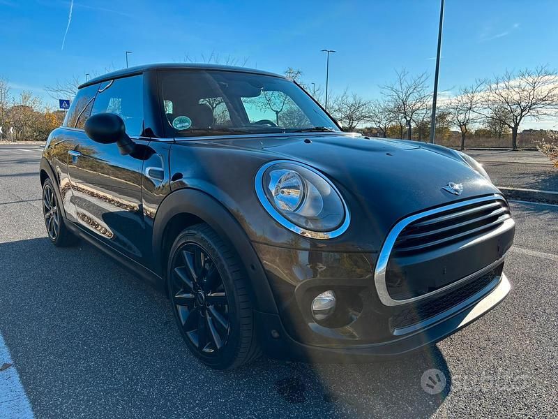 Usata Mini One D Business 95 CV (69 kW) 2018 Nero Utilitaria