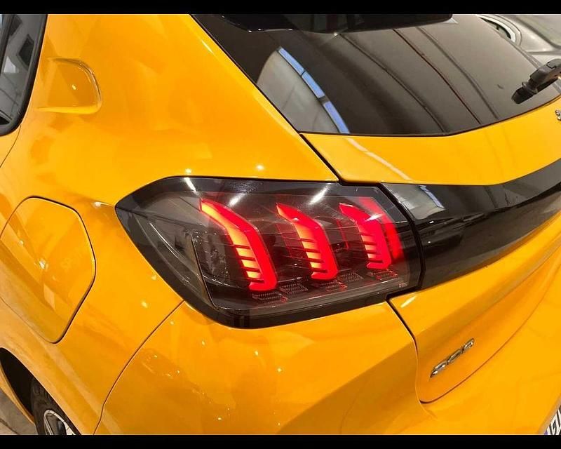 Usata Peugeot 208 Allure 101 CV (74 kW) 2023 Giallo Utilitaria