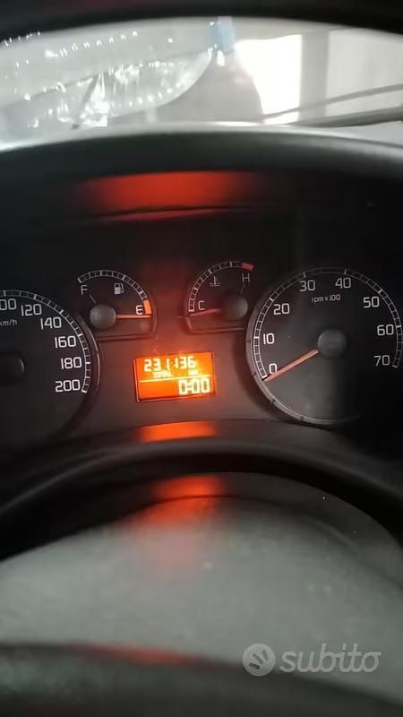 Usata Fiat Punto 2004 Grigio Utilitaria