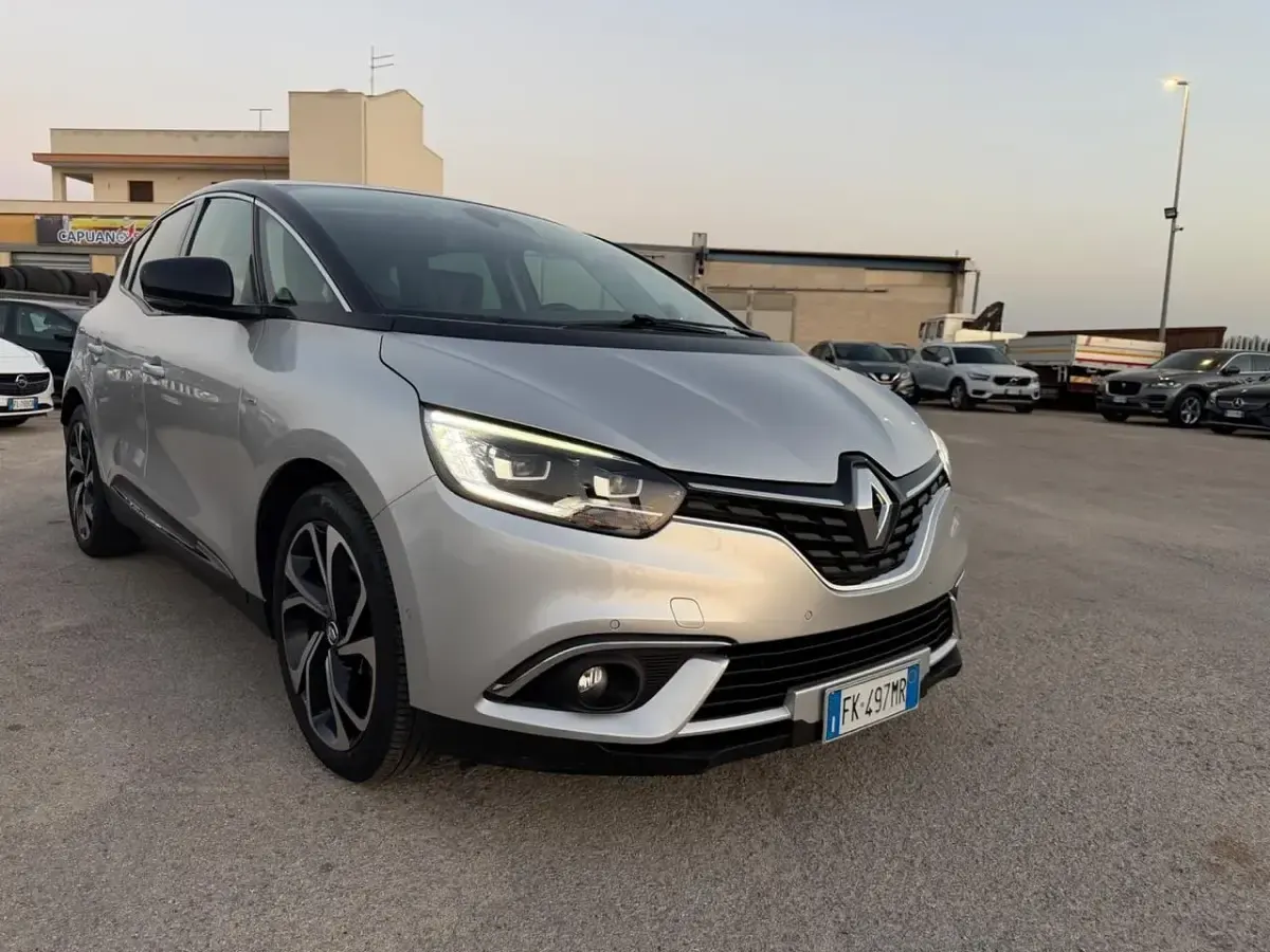 Usata Renault Scénic III Bose Edition 131 CV (96 kW) 2017 Argento Monovolume