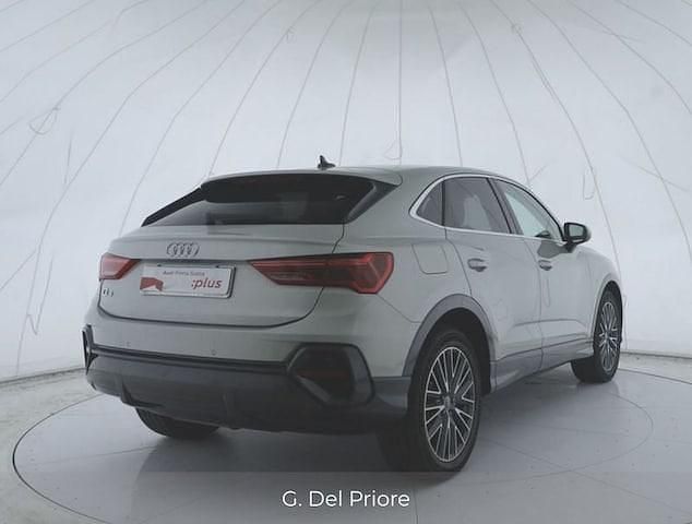 Usata Audi Q3 Comfort 150 CV (110 kW) 2023 Argento rugiada metallizzato SUV