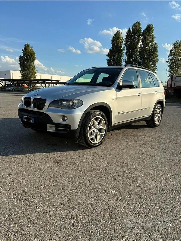 Grigio Usata 2009 BMW X5 SUV | 7500 € (Ottimo prezzo) - Immagine 1/4