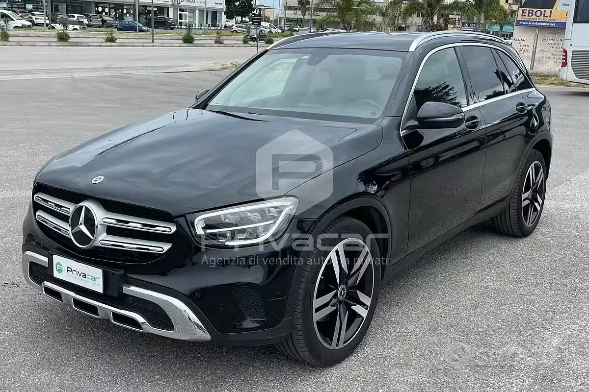 Usata Mercedes GLC200 Business 163 CV (119 kW) 2021 Nero SUV