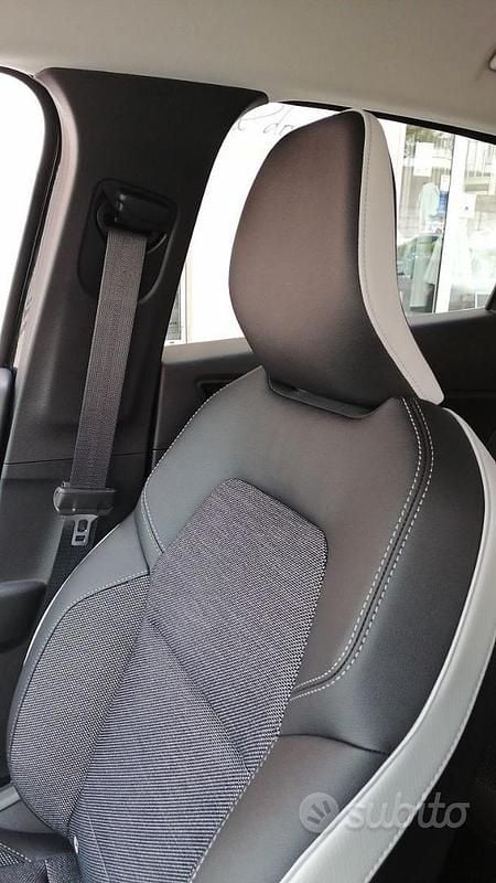 Usata Renault Captur 100 CV (73 kW) 2021 SUV