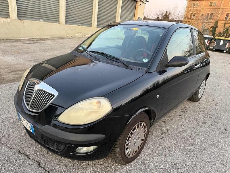 Usata Lancia Ypsilon 59 CV (43 kW) 2006 Nero Utilitaria