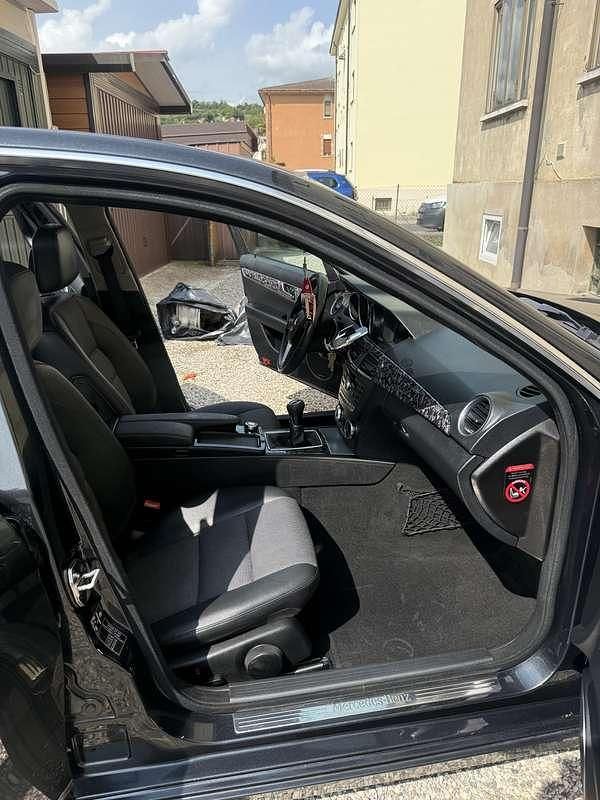 Usata Mercedes C200 Avantgarde 136 CV (100 kW) 2011 Berlina