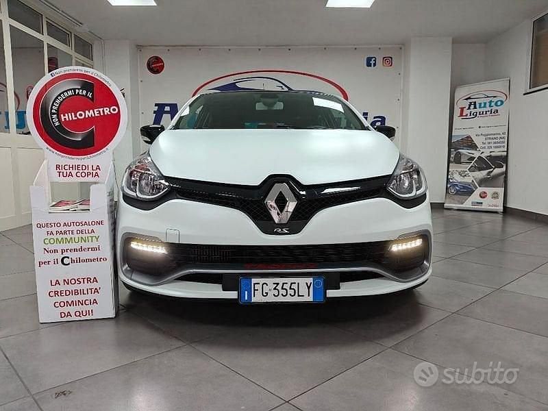 Käytetty Renault Clio IV R.S. 220 HP (161 kW) 2016 Valkoinen Sedan