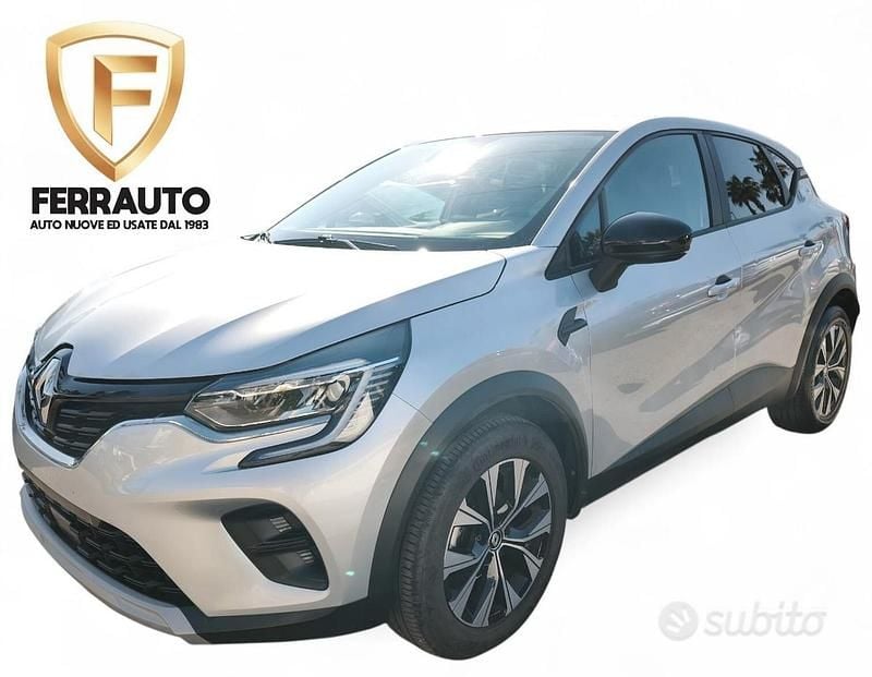 Usata Renault Captur Business 101 CV (74 kW) 2022 Grigio SUV