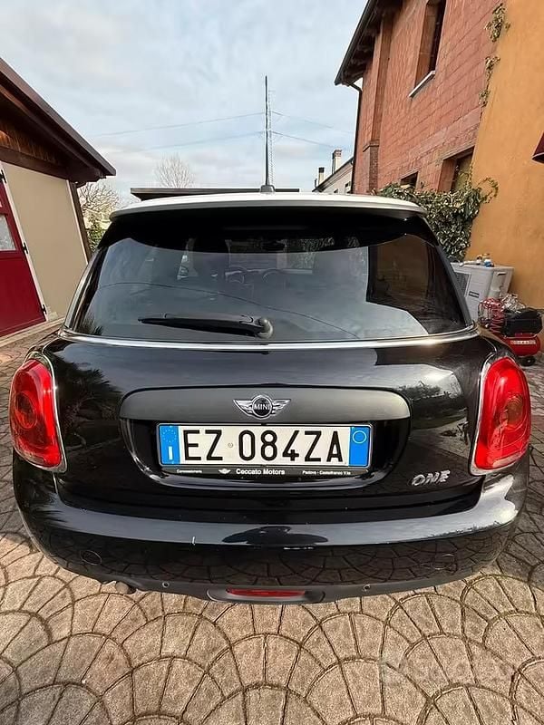 Usata Mini ONE 75 CV (55 kW) 2015 Utilitaria