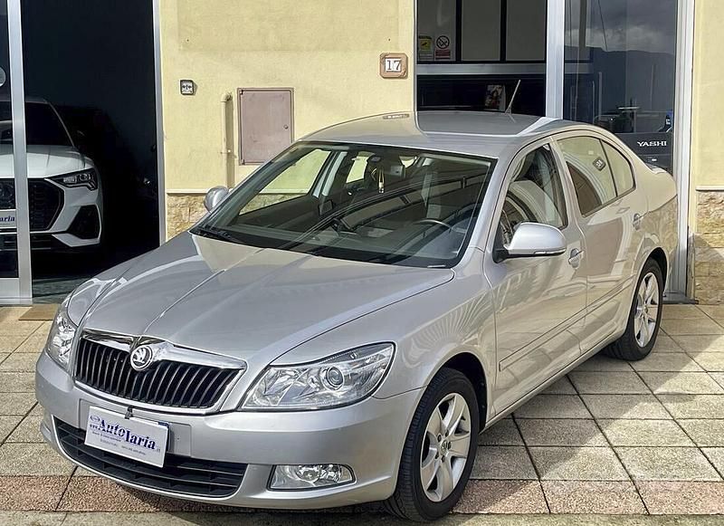 Usata Skoda Octavia Elegance 105 CV (77 kW) 2011 Grigio Berlina