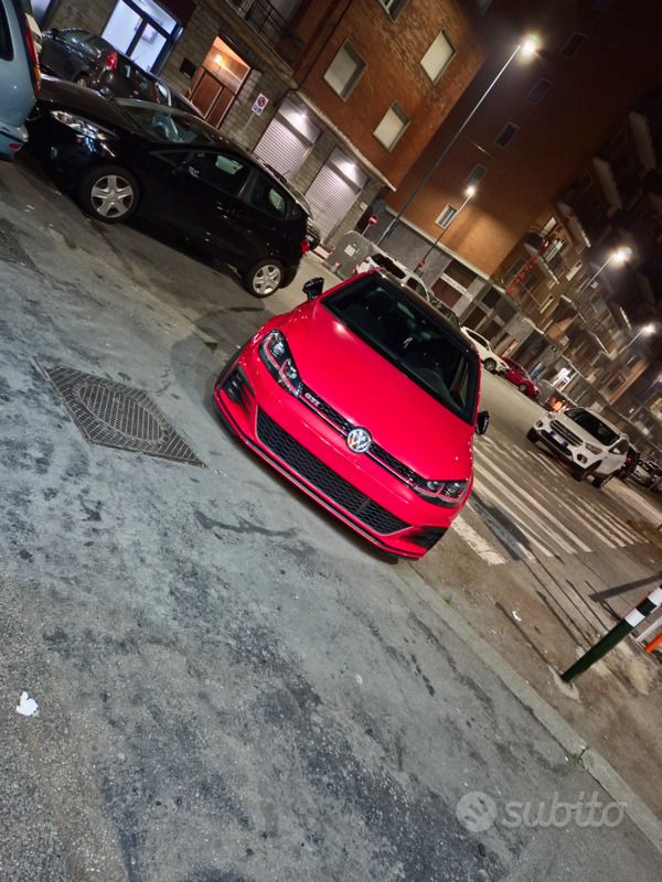 Usata 2018 VW Golf VII GTI Tre volumi | 22.500 € (Buon prezzo) - Immagine 1/4