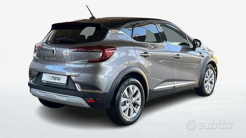 Usata Renault Captur Intens 100 CV (73 kW) 2022 Grigio scuro SUV
