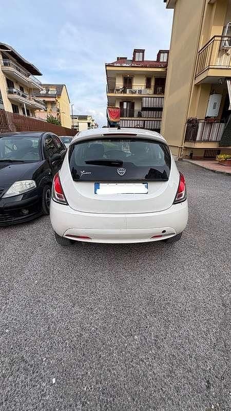 Usata Lancia Zeta 133 CV (97 kW) 2015 Monovolume