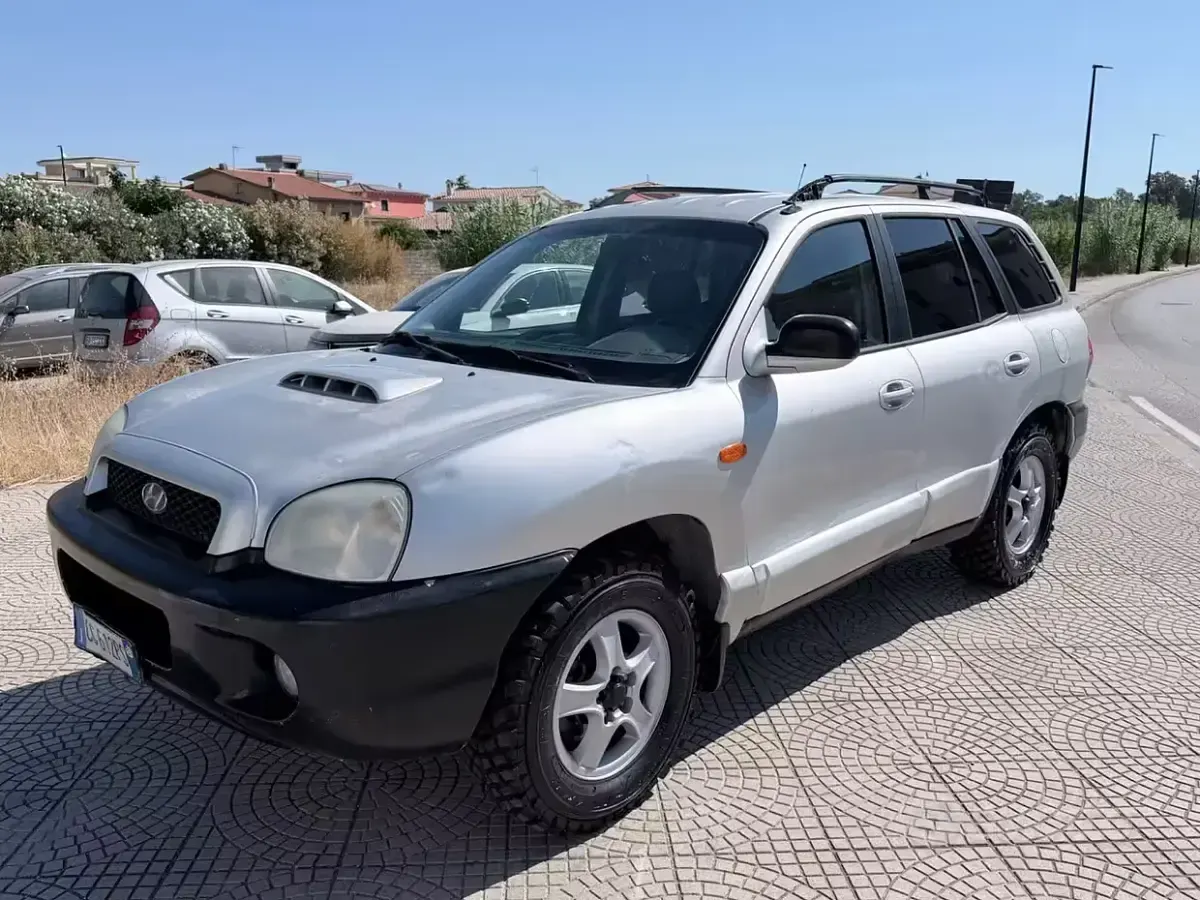 Usata Hyundai Santa Fe Dynamiq 112 CV (82 kW) 2004 Grigio SUV