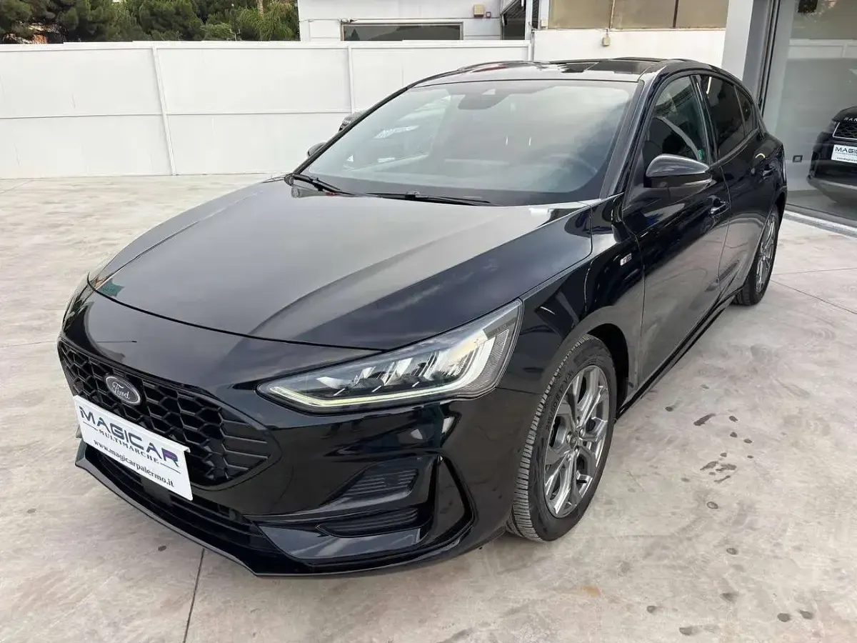 Usata Ford Focus ST-Line 125 CV (91 kW) 2022 Nero Berlina