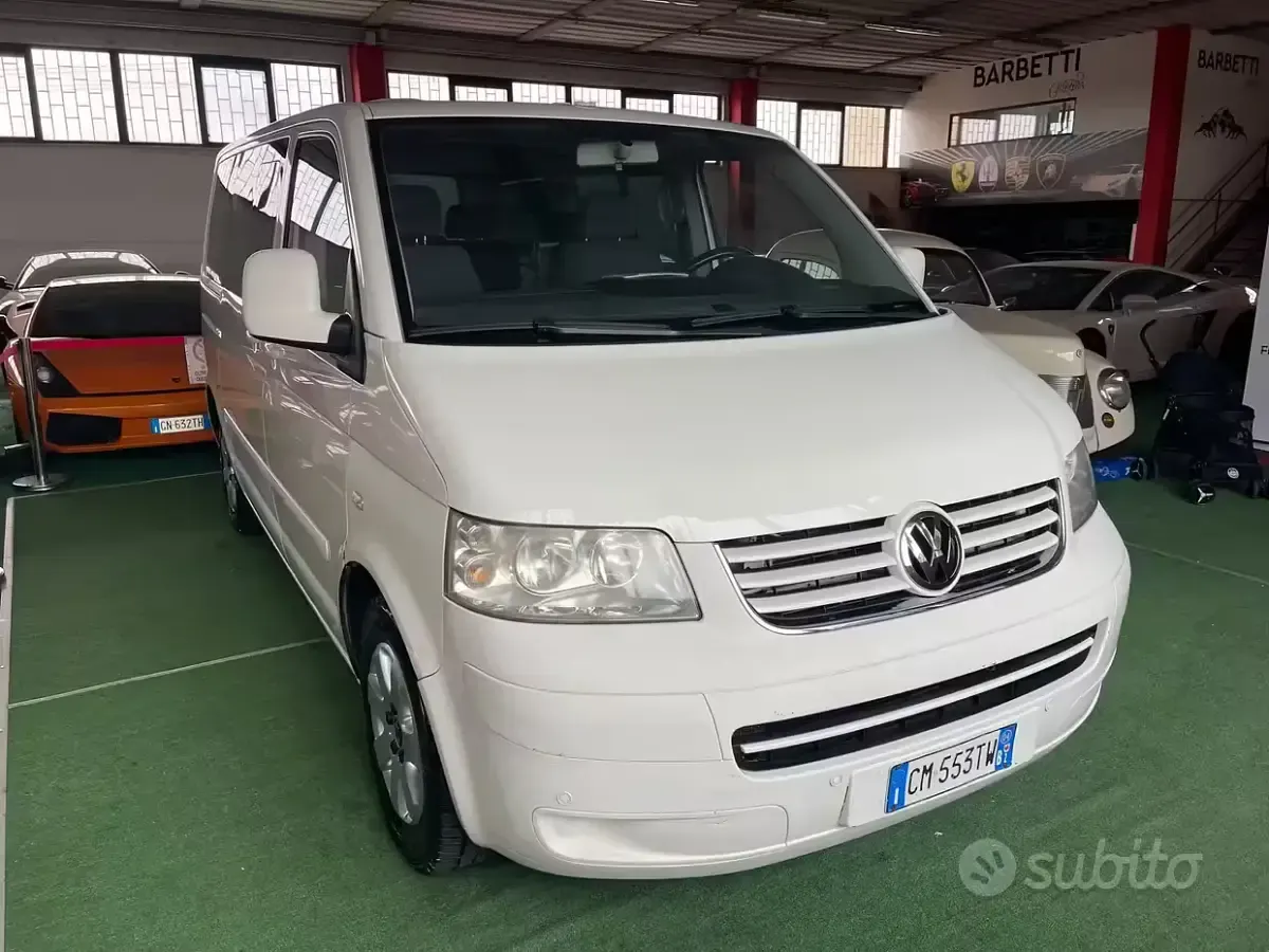 Usata VW Multivan 131 CV (96 kW) 2005 Bianco Monovolume