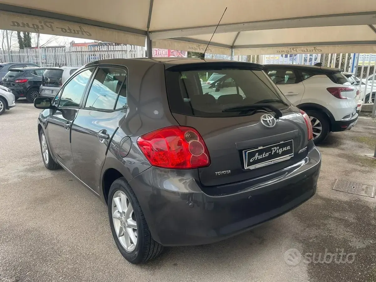 Usata Toyota Auris Sol 90 CV (66 kW) 2008 Grigio Utilitaria