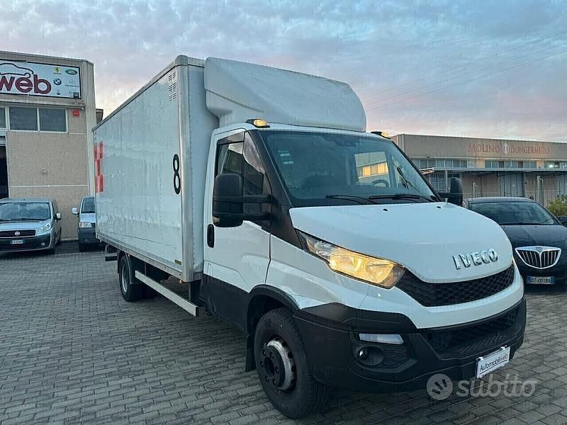 Usata Iveco Daily 169 CV (124 kW) 2016 Bianco Berlina