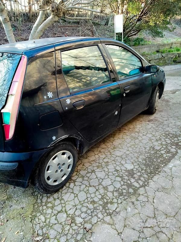 Usata Fiat Punto 2002 Nero Utilitaria