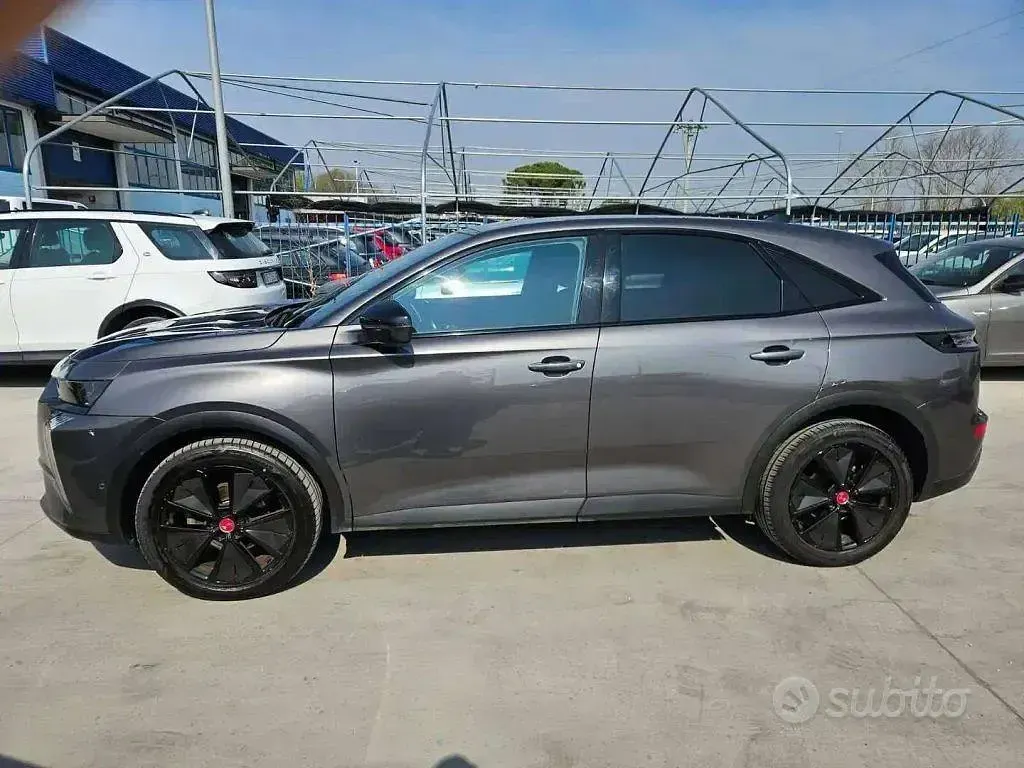 Usata DS Automobiles DS7 Crossback Performance 131 CV (96 kW) 2023 Grigio vulcano SUV