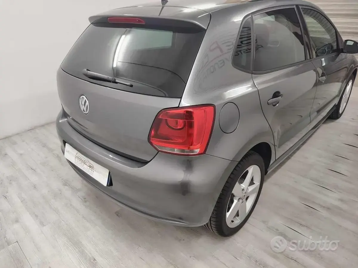 Usata VW Polo Comfortline 84 CV (61 kW) 2012 Grigio Utilitaria