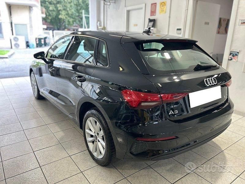 Usata Audi A3 Business 116 CV (85 kW) 2022 Nero metallizzato Berlina