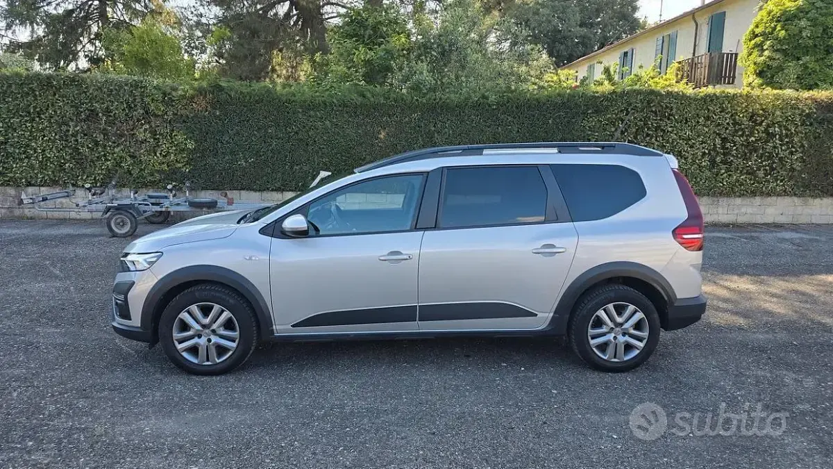 Usata Dacia Jogger Extreme 101 CV (74 kW) 2022 Grigio Monovolume