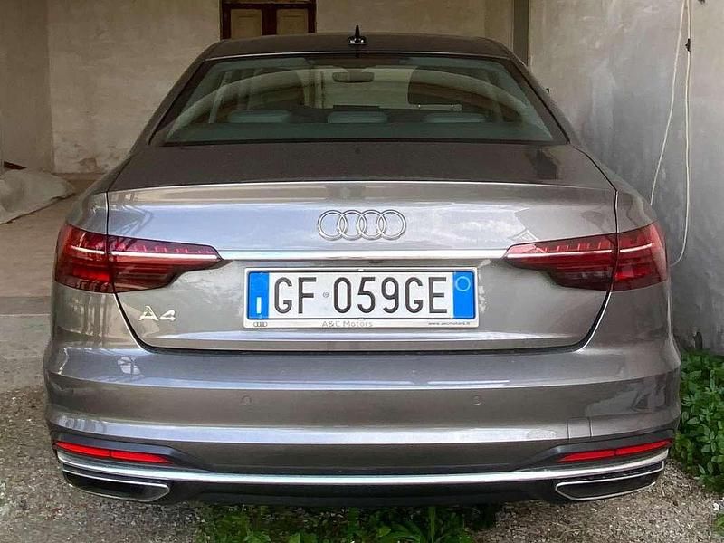 Usata Audi A4 Advanced 163 CV (119 kW) 2021 Grigio Berlina
