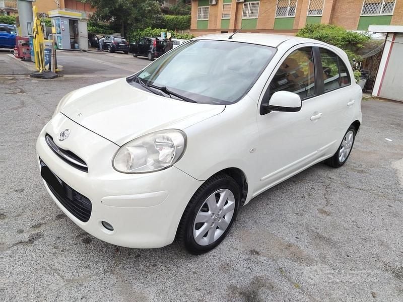 Usata Nissan Micra Tekna 98 CV (72 kW) 2012 Bianco Utilitaria
