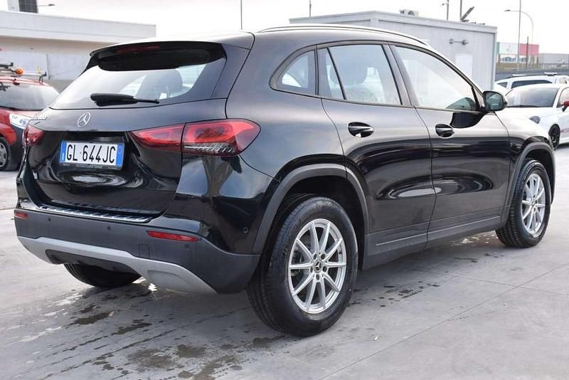 Usata Mercedes GLA200 Business 150 CV (110 kW) 2022 Nero SUV