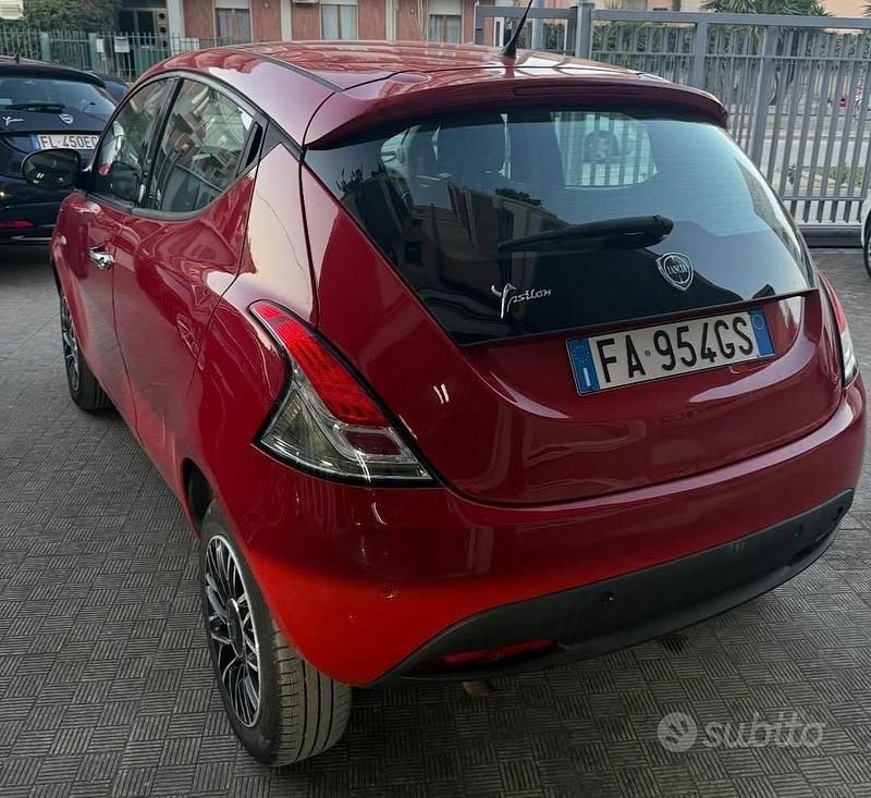 Usata Lancia Ypsilon 80 CV (58 kW) 2015 Utilitaria