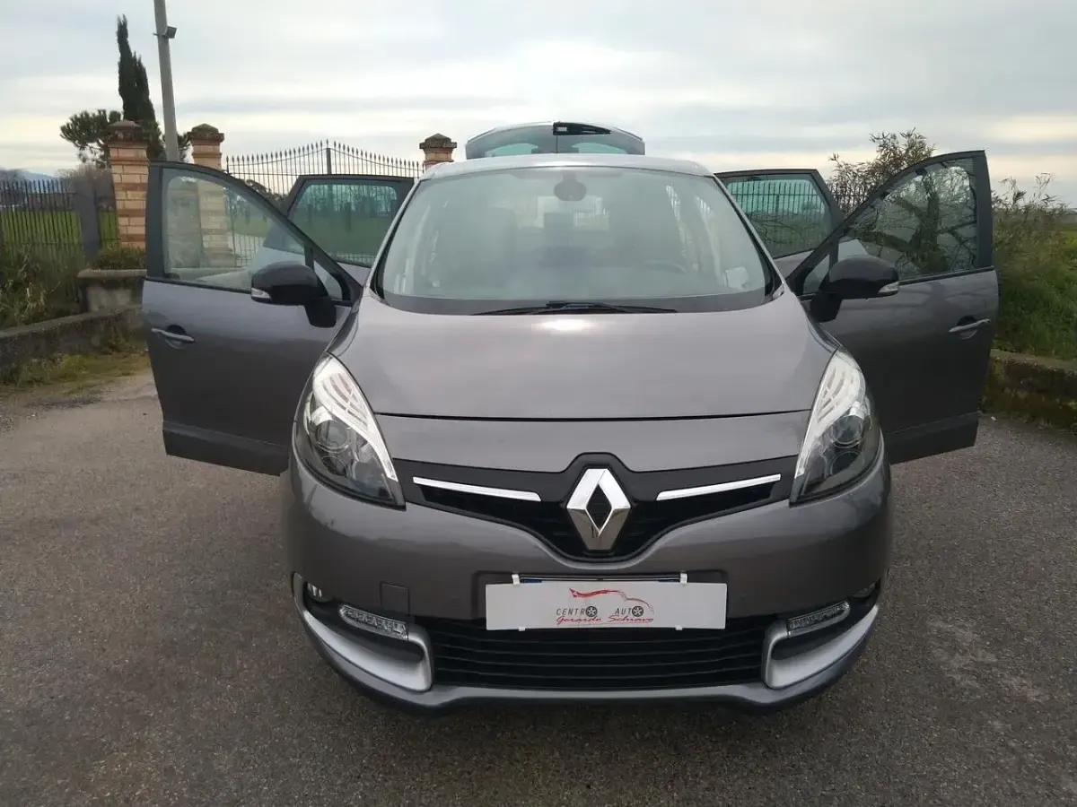 Usata Renault Scénic Bose Edition 110 CV (80 kW) 2016 Grigio Monovolume