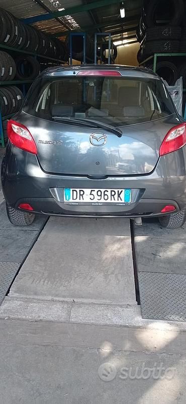Usata Mazda 2 68 CV (50 kW) 2008 Marrone Utilitaria
