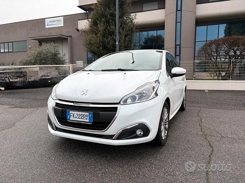 Usata Peugeot 208 Allure 82 CV (60 kW) 2017 Bianco Utilitaria
