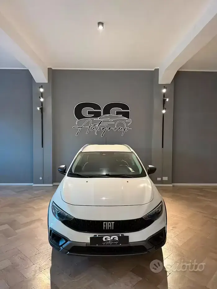 Usata Fiat Tipo Cross 131 CV (96 kW) 2021 Bianco Berlina