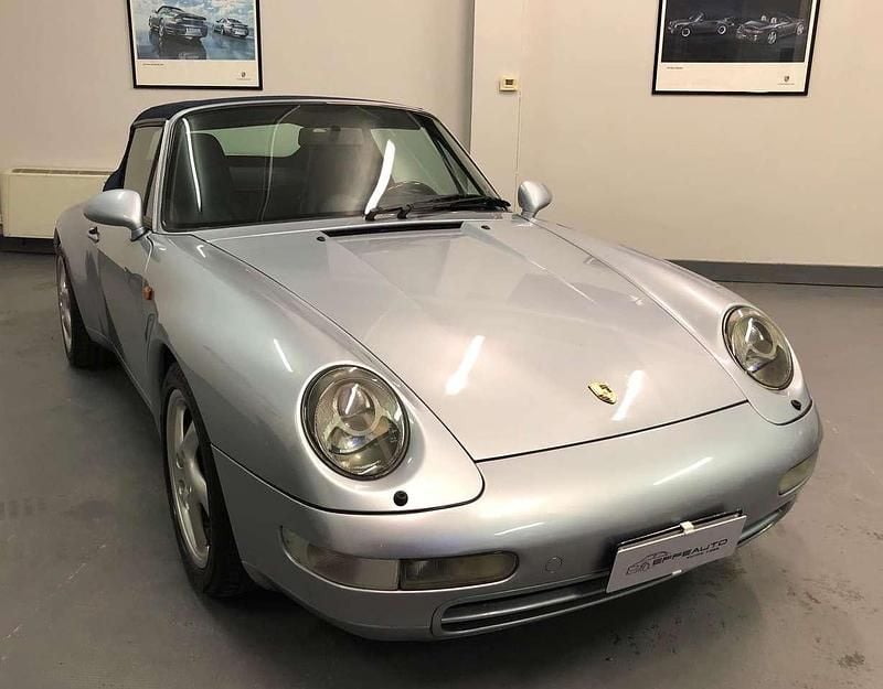Usata Porsche 911 Carrera Cabriolet 272 CV (200 kW) 1994 Argento Cabrio