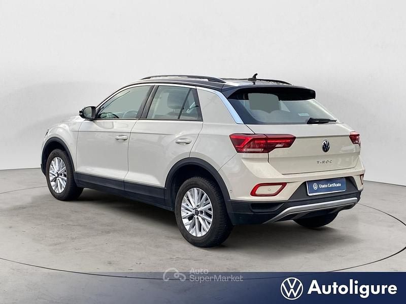 Usata VW T-Roc Life 110 CV (80 kW) 2023 Beige SUV