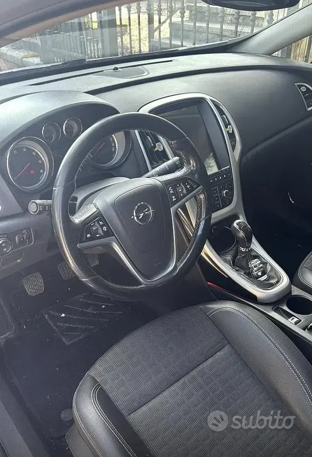 Usata Opel Astra GTC OPC 165 CV (121 kW) 2012 Berlina