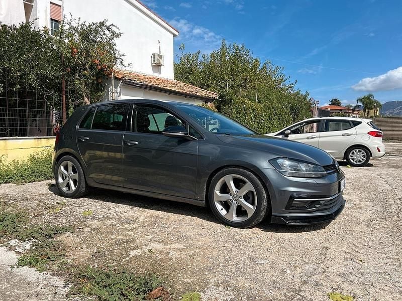Occasion VW Golf VIII 115 ch (84 kW) 2022 Gris Berline