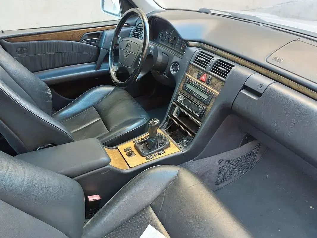 Usata Mercedes E200 Avantgarde 186 CV (136 kW) 1998 Berlina